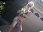 Laura Keller posa com barriguinha de fora em Las Vegas 