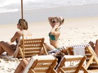 Filha de Cibele Dorsa e Doda Miranda curte praia no Rio