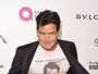 Charlie Sheen aparece de surpresa em festa pós-Oscar, diz site