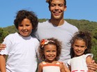 Ronaldo Fenômemo mata saudades dos filhos com foto de todos reunidos