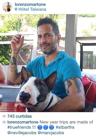 Lorenzo Martone passa as festas de fim de ano com Marc Jacobs e cão Neville: &quot;Uma família&quot; (Foto: Reprodução do Instagram)
