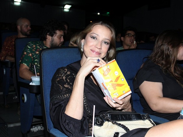 Luana Piovani em pré-estreia de filme na Zona Sul do Rio (Foto: Alex Palarea/ Ag. News)