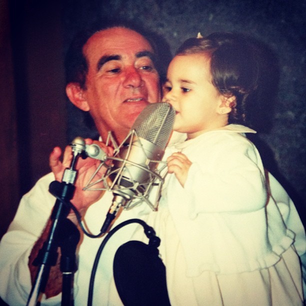 Lívian Aragão posta foto antiga com o pai (Foto: Instagram / Reprodução)