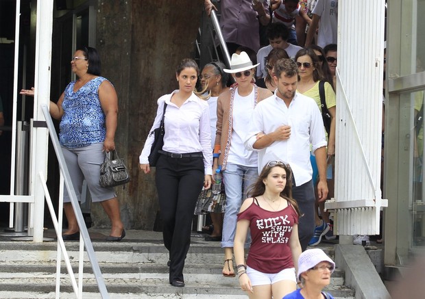 Diane Kruger e namorado no Pão de Açucar (Foto: André Freitas / AgNews)