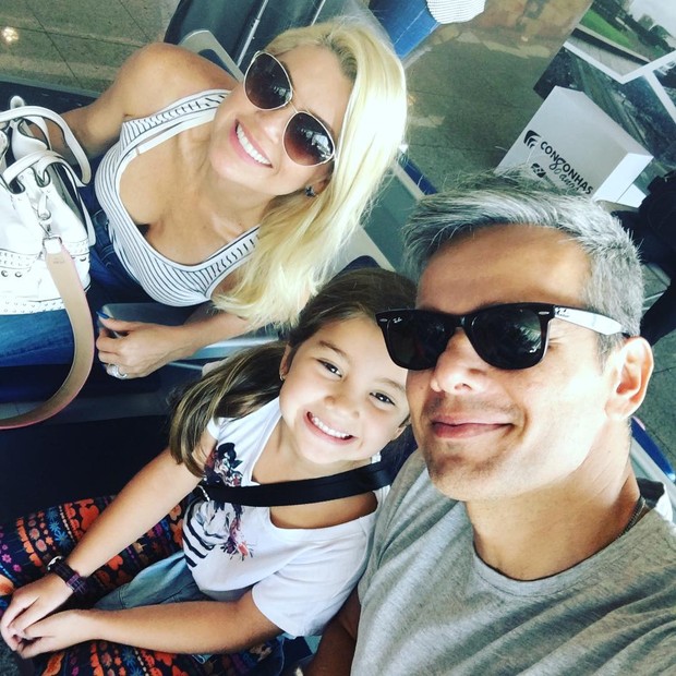 Flávia Alessandra, Otaviano Costa e a filha (Foto: Reprodução/Instagram)