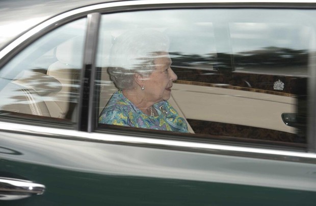 Rainha Elizabeth (Foto: Daily Mirror Twitter/Reprodução)