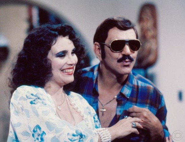 Dez anos depois de ter sido censurada às vésperas da estreia, Roque Santeiro vira fenômeno de audiência em 1985. Em cena, Regina Duarte e Lima Duarte. (Foto: Cedoc/ TV Globo)