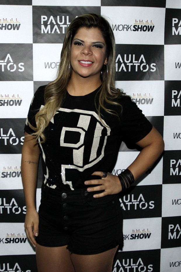 Paula Mattos em show na Festa do Peão de Barretos, em São Paulo (Foto: Celso Tavares/ EGO)