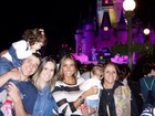 Flávia Sampaio leva filho caçula de Eike Batista à Disney