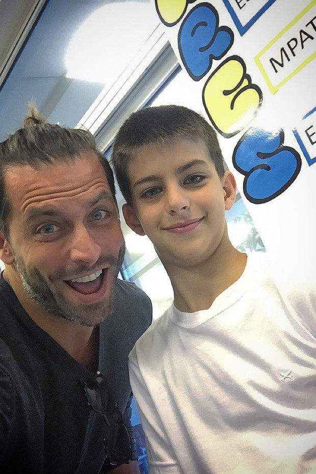 Henri Castelli com o filho, Lucas (Foto: Reprodução/Instagram)
