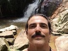 Reynaldo Gianecchini posta foto curtindo cachoeira: 'Namastê'