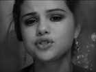 Selena Gomez chora em novo clipe