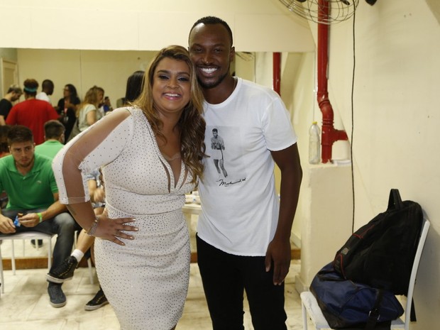 Preta Gil com Thiaguinho em show no Rio (Foto: Felipe Assumpção e Léo Marinho/ Ag. News)