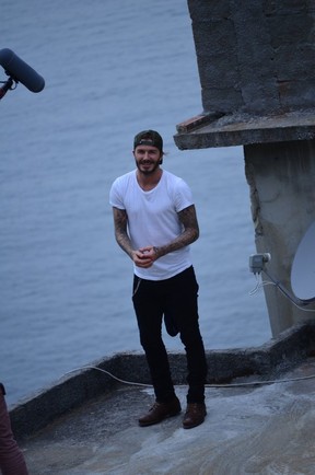 David Beckham no Vidigal (Foto: Rodrigo dos Anjos e Delson Silva / AgNews)