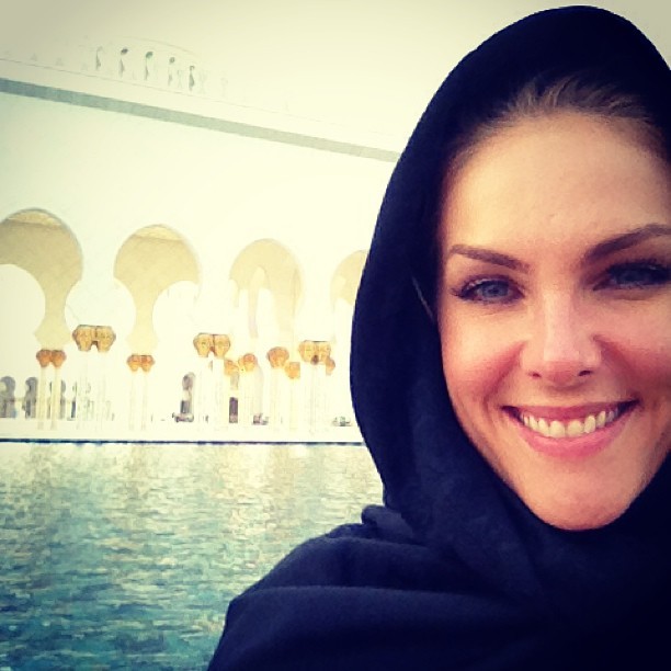 Ana Hickmann visitando uma mesquita (Foto: Reprodução/ Instagram)