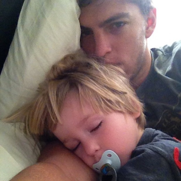 Amaury, namorado de Dani Winits e filho da atriz, Guy (Foto: Instagram / Reprodução)