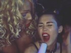 Miley Cyrus sensualiza em vídeo