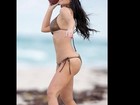 Kim Kardashian 'homenageia' Super Bowl com foto de biquíni