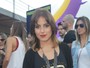 Camilla Camargo estreia novo visual no Lollapalooza