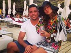 Juntinhos! Paula Morais namora no colo de Ronaldo: 'Amo tanto'