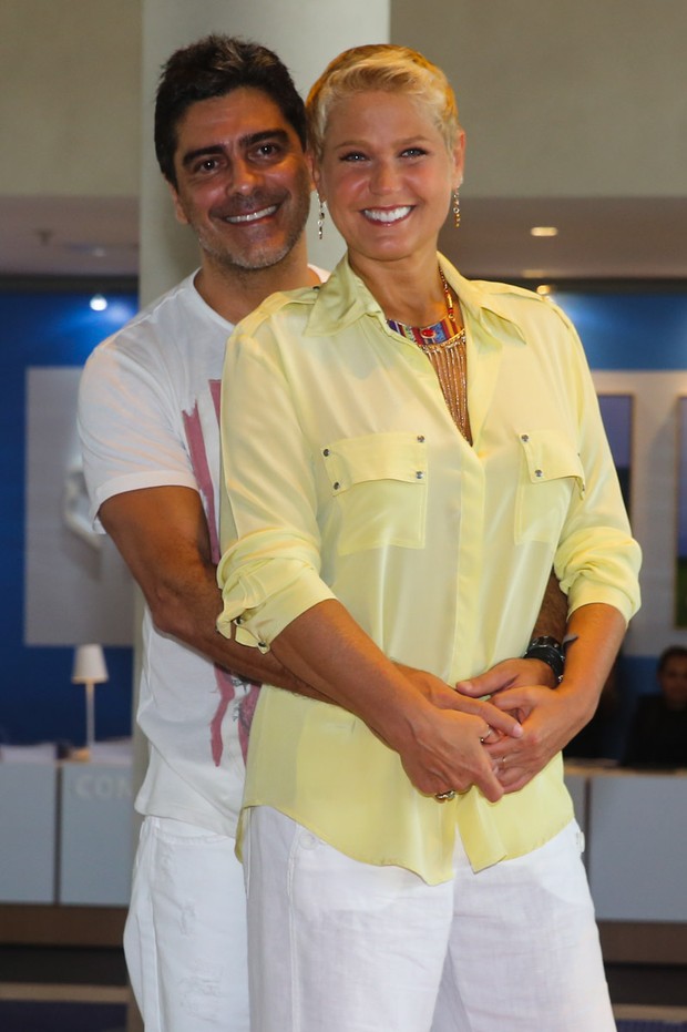 Xuxa Meneghel e Junno Andrade (Foto: Manuela Scarpa / Foto Rio News)