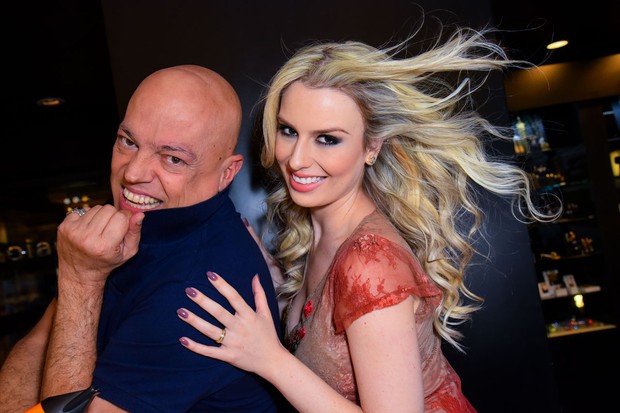 Marco Antônio Di Biaggi e ex-BBB Fernanda Keulla exibe novo visual em salão de beleza em São Paulo (Foto: Caio Duran e Eduardo Martins/ CDC Shows e Eventos/ Divulgação)