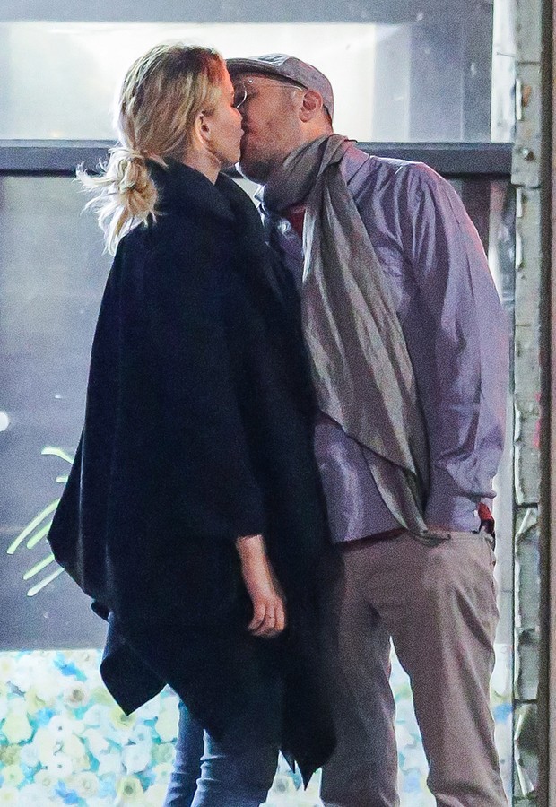 Jennifer Lawrence e Darren Aronofsky em Nova York, nos Estados Unidos (Foto: Grosby Group/ Agência)