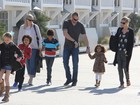 Heidi Klum curte praia com namorado e filhos na Califórnia