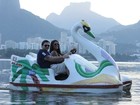 Rainha de bateria da Mocidade mostra Rio para noivo suíço