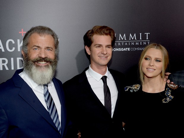 Mel Gibson, Andrew Garfield eTeresa Palmer em première de filme em Los Angeles, nos Estados Unidos (Foto: Matt Winkelmeyer/ Getty Images/ AFP)