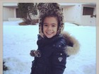 Ex-mulher de Ronaldo aproveita férias e posta foto da filha na neve