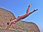 Bárbara Evans posta foto de mergulho e recebe elogios dos fãs