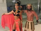 Laura Keller mostra fantasia sexy para o Carnaval de São Paulo