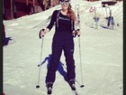 Rita Guedes esquia durante viagem