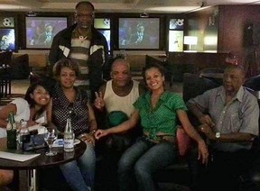 Renato Rocha com a família (Foto: Reprodução / Facebook)