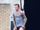 David Beckham posa de cueca e dá ajeitadinha indiscreta