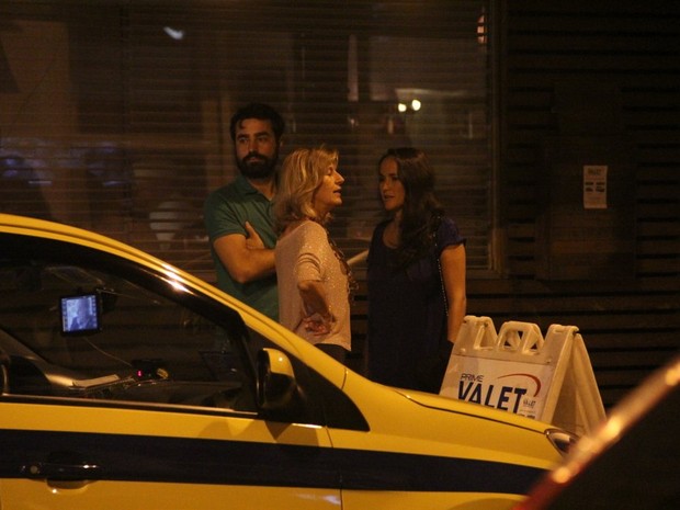 Ricardo Pereira e Francisca Pinto em restaurante na Zona Sul do Rio (Foto: Rodrigo dos Anjos/ Ag. News)