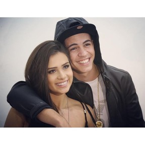 Biel posa com a namorada, Flávia Pavanelli, em seu aniversário (Foto: Reprodução/Instagram)