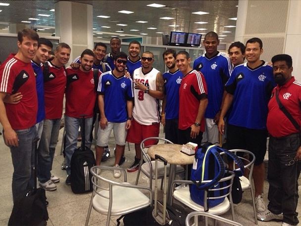 Naldo tietando time de basquete do Flamengo (Foto: Instagram/Reprodução)