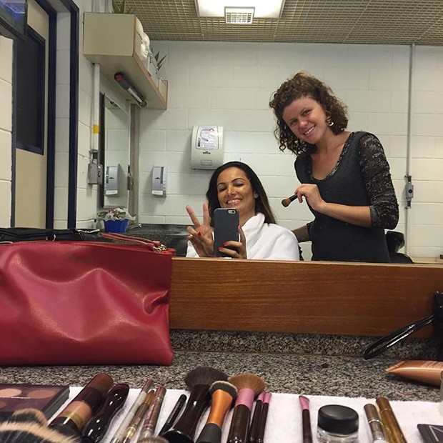 Patricia Poeta na sala de maquiagem do Projac (Foto: Instagram/Reprodução)