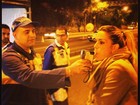 Joana Prado e Vítor Belfort são parados em blitz da Lei Seca no Rio