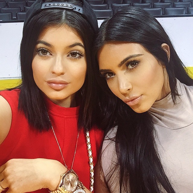 Kylie Jenner e Kim Kardashian (Foto: Instagram / Reprodução)
