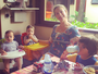 Sem o marido, Luana Piovani posta foto do Dia das Mães com os filhos
