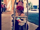 Ticiane Pinheiro posta foto de Rafa Justus em carro de bagagens