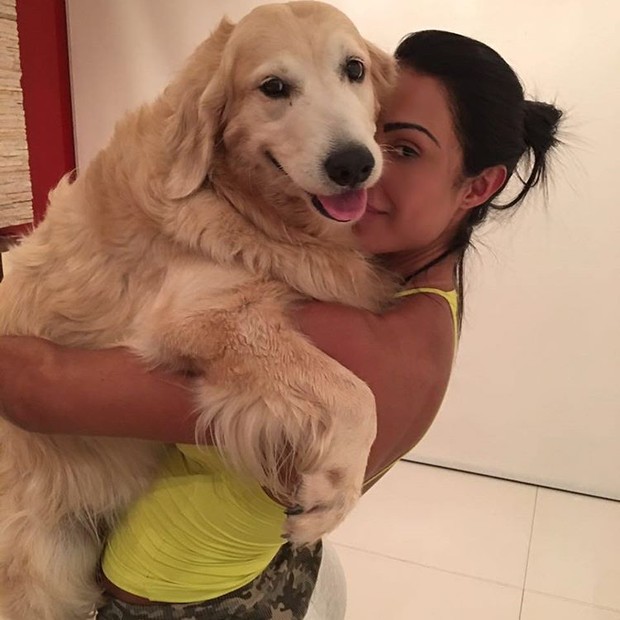 Gracyanne Barbosa  com seu cachorro (Foto: Reprodução/Instagram)
