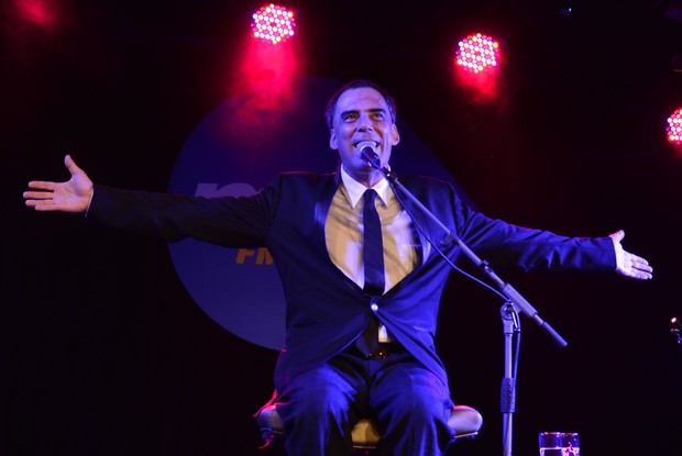 Arnaldo Antunes no show 'Dois Violões' (Foto: André Muzell/AgNews)