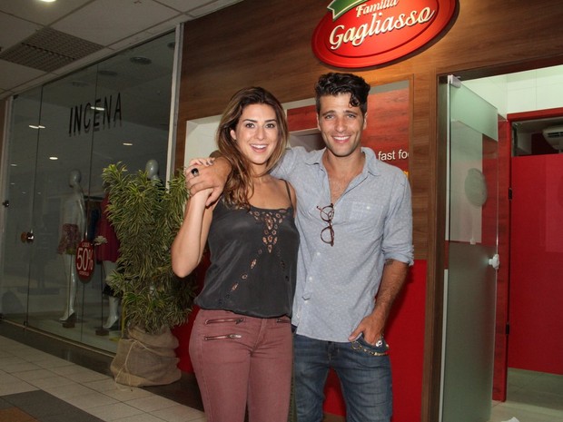 Fernanda Paes Leme e Bruno Gagliasso em inauguração de restaurante na Zona Oeste do Rio (Foto: Thyago Andrade/ Foto Rio News)