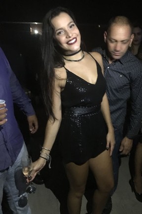 Ex-BBB Emilly Araújo em festa na Zona Oeste do Rio (Foto: EGO)