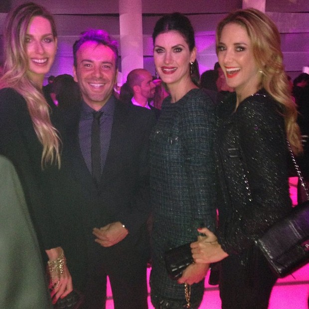 Mariana Weickert, Matheus Massafera, Isabella Fiorentino e Ticiane Pinheiro em festa em São Paulo (Foto: Instagram/ Reprodução)