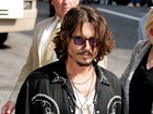 No dia em que Johnny Depp completa 50 anos, relembre os diferentes looks usados pelo ator